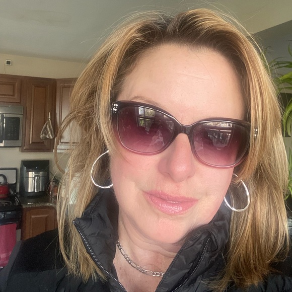 Meet your Posher, Kristin - Picture 7 of 7